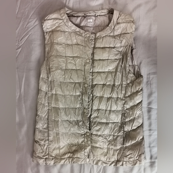 UNIQLO Ultra Light Down Vest Beige/Grey/Mushroom XS - Picture 4 of 6